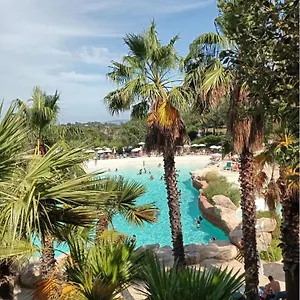 Appartement Agréable Golfe St Tropez Village Pierre Et Vacances